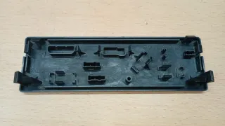 Cubierta Radio Mercedes 1406830010