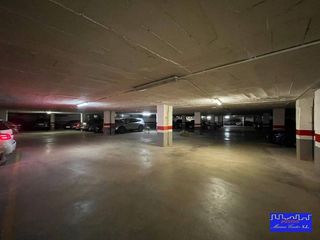 Garaje en venta en Centre en Hospitalet de Llobregat, L´