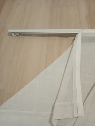 2 Estores con mecanismo beige y amarillo