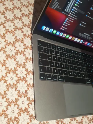 MacBook Air 13 M4 2025