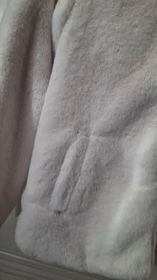 Abrigo pelo blanco niña