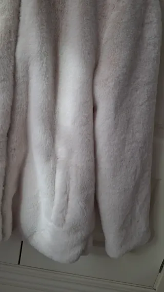 Abrigo pelo blanco niña