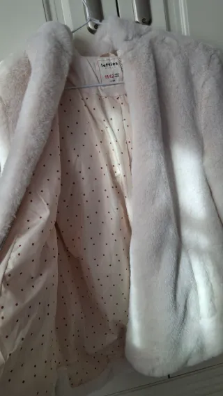 Abrigo pelo blanco niña