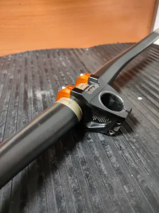 Manillar Renthal Fatbar Lite Carbon + Potencia Fun