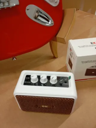 Pack Guitarra Eléctrica + Mini Amplificador + jack