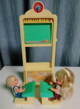 Barbie profesora y 2 alumnos set