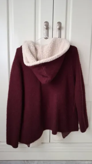 Cárdigan lana burdeos y borreguito beige
