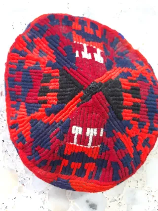 Sombrero pakistaní artesanal