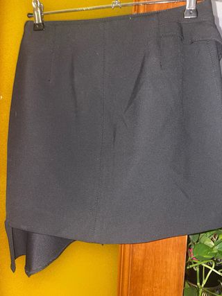 Conjunto Top Flores y Falda Negra T. S