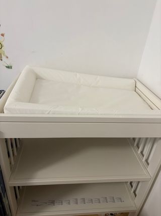 Cambiador de bebé blanco