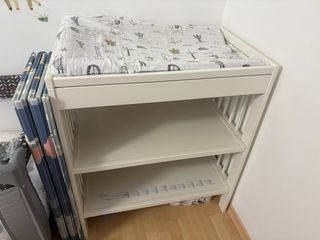 Cambiador de bebé blanco