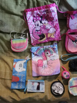 Lote de bolsos y monederos infantiles