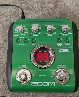 Pedalera Zoom A2 Efectos Guitarra  - afinador