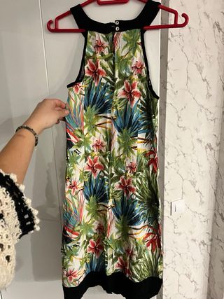 Vestido cuello halter estampado floral