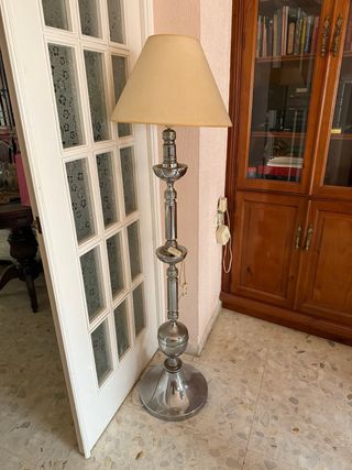 Lámpara de pie vintage plateada