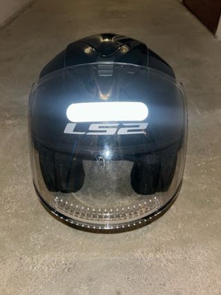 Casco Moto Talla M con Visera y Funda. Marca LS2.