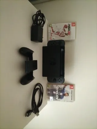 Nintendo Switch + NBA 2K21 + FIFA 23