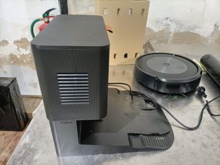 - iRobot Robot Aspirador con conexión Wi-Fi Room