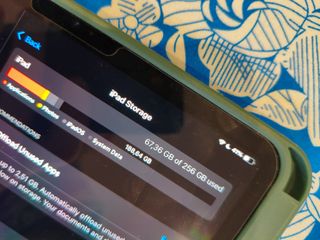 iPad Pro 11 M2 256GB + Funda Verde + Apple Pencil