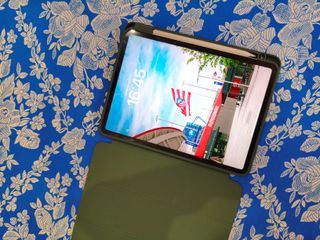 iPad Pro 11 M2 256GB + Funda Verde + Apple Pencil