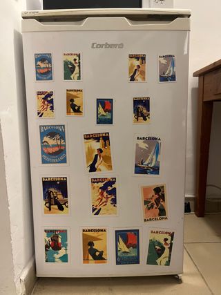 Nevera Corberó con imanes de Barcelona