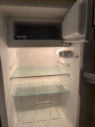 Nevera Corberó con imanes de Barcelona