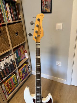 Bajo Marcus Miller V7 2nd Gen AWH