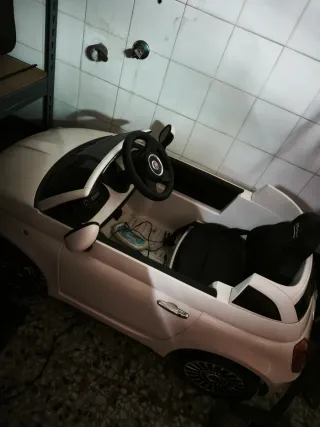 Coche de juguete eléctrico Fiat 500