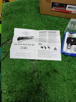 Rivettatrice professionale 106 pezzi