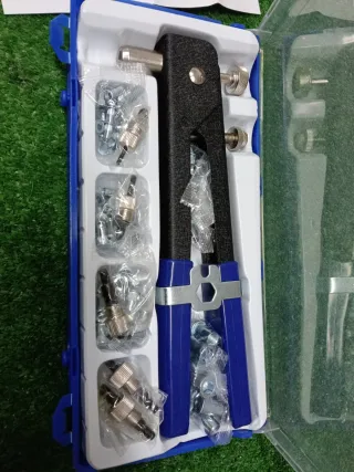 Rivettatrice professionale 106 pezzi