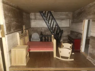 Casita de muñecas amueblada