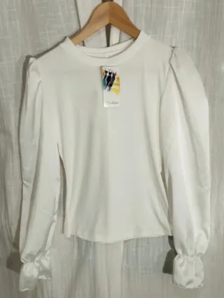 Magliettina bianca maniche a sbuffo