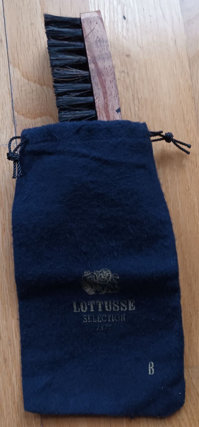 Bolsas LOTTUSSE SELECTION 1887 y cepillo zapatos