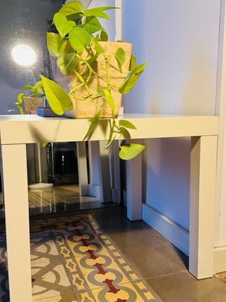 Mesa auxiliar blanca Ikea
