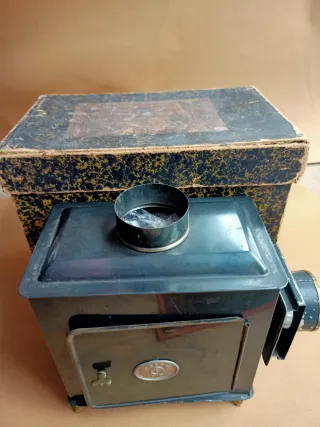 Linterna Mágica antigua con Caja y Diapositivas