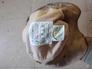 Chambergo militar desierto pixelado