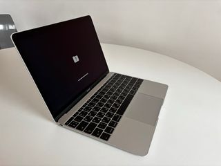 MacBook Retina 12 256GB SSD (no ve el disco duro)