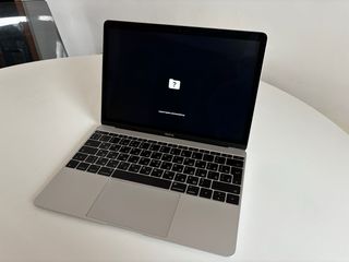 MacBook Retina 12 256GB SSD (no ve el disco duro)