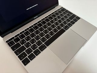 MacBook Retina 12 256GB SSD (no ve el disco duro)