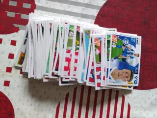 Vendo lote cromos liga este 25-26
