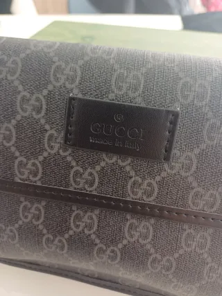 Caja Gucci verde con estampado