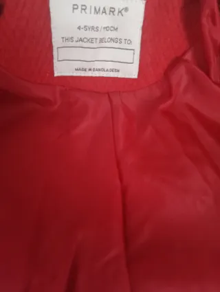 Abrigo rojo Primark niña