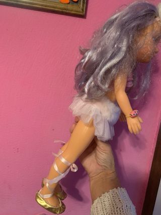 Nancy bailarina con traje y zapatos ballet