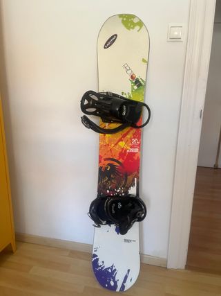 Tabla Snowboard NEVER SUMMER con Fijaciones Burton