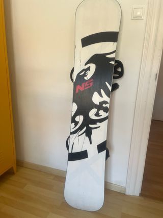 Tabla Snowboard NEVER SUMMER con Fijaciones Burton