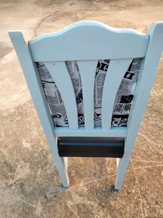 Juego de 4 sillas de madera grises