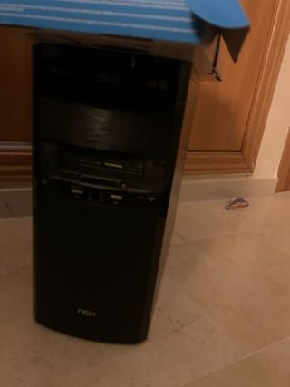 Torre Ordenador Negra