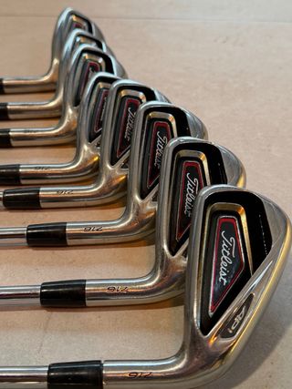 Palos de Golf Titleist AP1 716