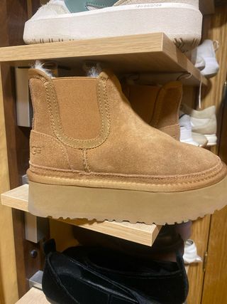 Botas UGG plataforma marrones prácticamente nuevas