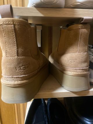 Botas UGG plataforma marrones prácticamente nuevas